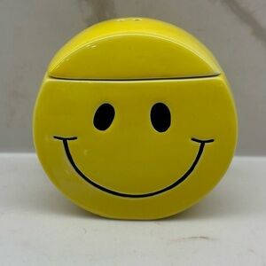 Rare Vintage Enesco Yellow Smiley Face Ceramic Salt and Pepper Shakers 1999